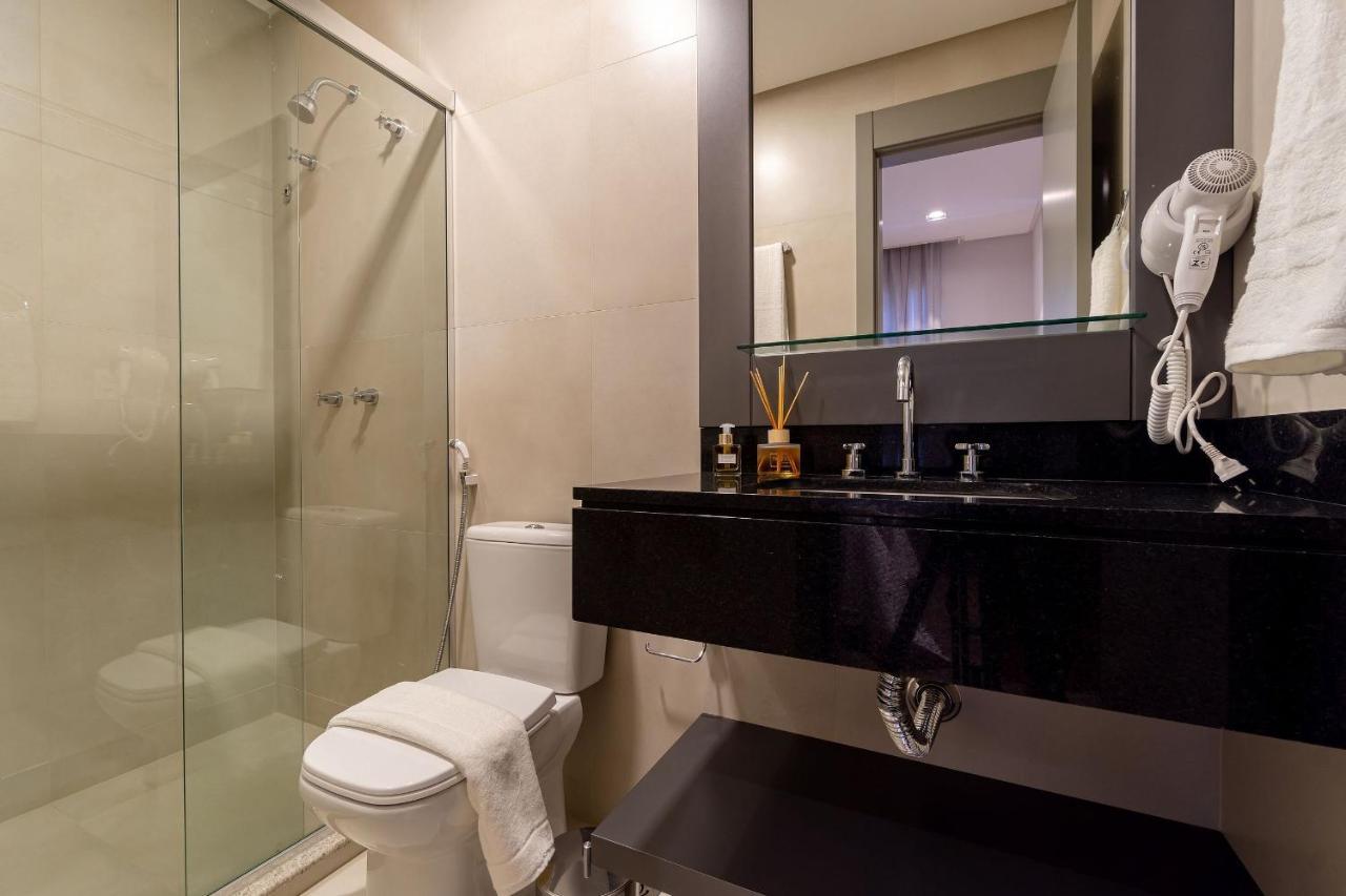 Aion Suites 103 - Compacto E Luxuoso Loft - Rooftop Com Piscina E Academia - A Poucos Passos Da Praia Bombinhas Eksteriør billede